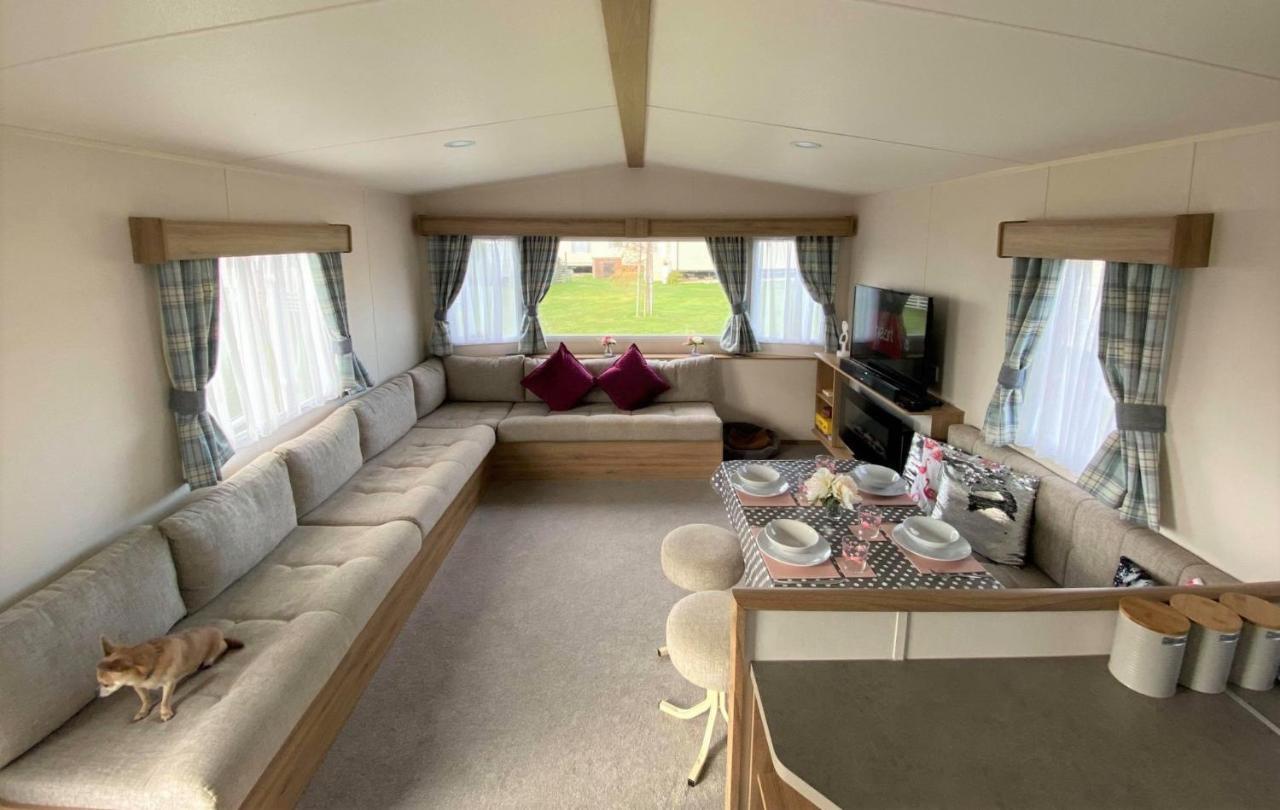 The Burrows Holiday Caravan, Seal Bay Selsey Exterior photo