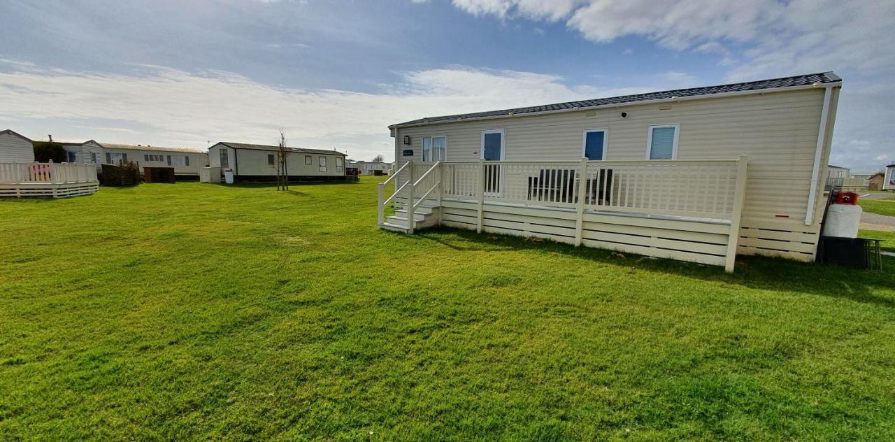 The Burrows Holiday Caravan, Seal Bay Selsey Exterior photo